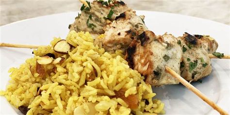 Make the Zakarian family's fragrant rice pilaf with warm spices Honey Mustard Chicken Skewers, Dried Raisins, Rice Pilaf Recipe, Geoffrey Zakarian, Recipes Rice, Pilaf Recipes, Honey Mustard Chicken, Thanksgiving Meal, Mustard Chicken