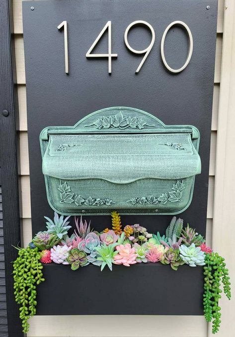 Mail Box On House Ideas, Front Porch Mailbox Ideas Wall Mount, House Number Mailbox Planter, Diy Wall Mailbox Ideas, Wall Mailbox Ideas Front Doors, Wall Mounted Mailbox Ideas, Wall Mount Mailbox Ideas, Wall Mailbox Ideas, Creative House Number Ideas