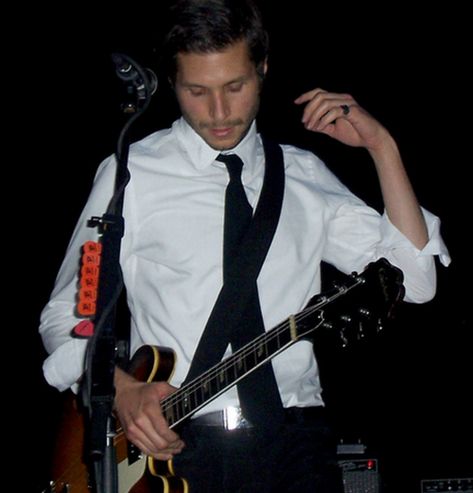 Stabbing Myself in the Neck: If Daniel had his own personal twitter account Daniel Kessler Interpol, Daniel Kessler, Hot Damn, I Love You Forever, Post Punk, Great Bands, South America, Rocker, Guitar