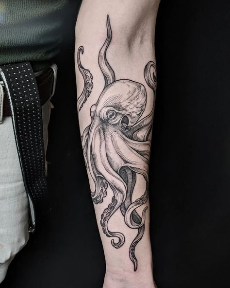 dumanotattoo on Instagram: “Merci Thibault pour ton projet 💥 Fait à @lepicerietattoo 📍 💌 Contact dumanotattoo@gmail.com #tattoo #tattooist #tattoolovers #blackwork…” Octopus Tattoo Sleeve, Cool Half Sleeve Tattoos, Octopus Tattoo Design, Octopus Tattoos, Half Sleeve Tattoos For Guys, Famous Tattoos, Upper Arm Tattoos, Octopus Tattoo, Chest Tattoo Men