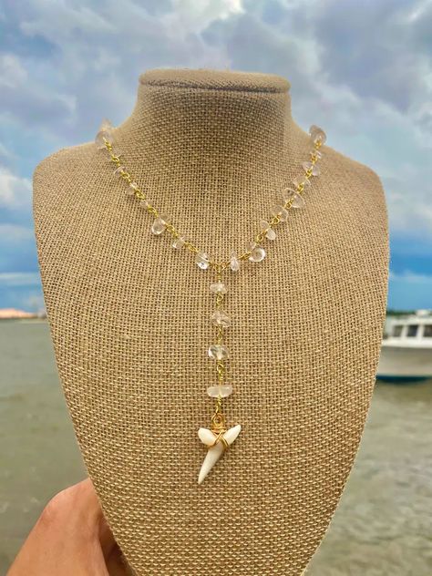 Shark Tooth Jewelry Ideas, Shark Tooth Jewelry Diy, Shark Tooth Crafts, Shark Tooth Jewelry, Shark Tooth Necklace Diy, Beachy Fits, Shark Teeth Crafts, Bedazzled Stuff, Shark Teeth Jewelry