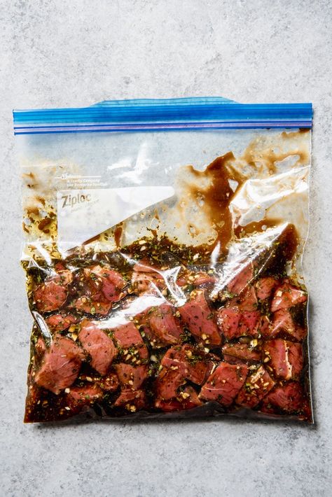 An image of cubed sirloin steak chunks in the best beef kabob marinade recipe. Kebab Marinade, Kabob Marinade Recipes, Marinated Steak Kabobs, Beef Kabob Marinade, Steak Marinades, Kabob Marinade, Steak Marinade Recipes, Beef Marinade, Easy Marinades