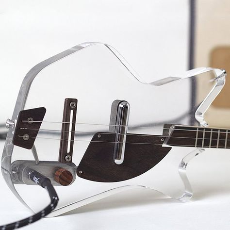 Lucite 3-String Electric Guitar by Loog #Electric, #Guitar, #Transparent Transparent Guitar, Acoustic Guitar Cake, Karamatsu Matsuno, Acoustic Guitar Strap, Lipstick Style, Guitar Youtube, Acoustic Guitar Lessons, Guitar Kids, Learn To Play Guitar