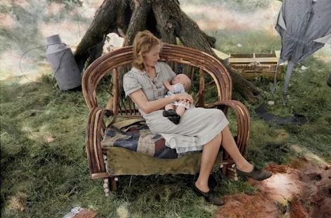 1930s Aesthetic, Caldwell Idaho, Hollywood Girls, Columbus Circle, Cane Furniture, Colorized Photos, Cherry Blossom Festival, Grand Central Station, Original Photo