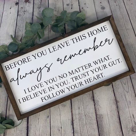 Living Room Cricut Decor, Farmhouse Sayings For Signs Living Room, In This Home Sign, Farmhouse Living Room Signs, Farmhouse Rustic Decor Living Room, Living Room Country Decor, Entryway Sign Ideas, Living Room Signs Farmhouse Style, Inspirational Home Decor