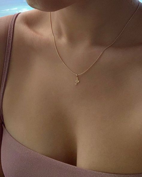 14k Gold Initial Necklace, Minimalist Necklace Gold, Gold Initial Necklace, Dainty Initial Necklace, Pretty Jewelry Necklaces, Gold Letter Necklace, Gold Chain Design, Gold Necklace Simple, Solid Gold Necklace