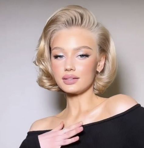 Classy Short Blonde Hair, Short 50s Hair, 20s Inspired Hair, Bombshell Hair, Wife Aesthetic, 50s Hairstyles, Hollywood Hair, Mob Wife, Short Wedding Hair