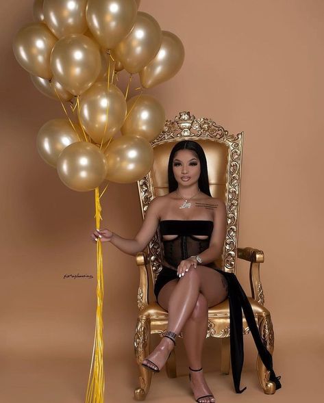 Golden Birthday Outfits, 17th Birthday Photoshoot Ideas, 28th Birthday Ideas, Bday Plans, Bday Photoshoot, 18th Birthday Outfit, 16th Birthday Outfit, Bday Shoot, 17 Birthday