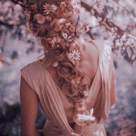 Era Victoria, Royal Core, Fairytale Aesthetic, Flowers In Her Hair, Royalty Aesthetic, Royal Aesthetic, Natalie Dormer, Fantasy Magic, Princess Core