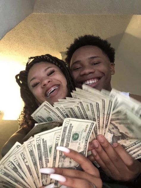 Young Black Couples, Make Money Photography, My Bae, Black Relationship Goals, Bae Goals, Money Pictures, Black Couples Goals, Goals Pictures, Couple Relationship