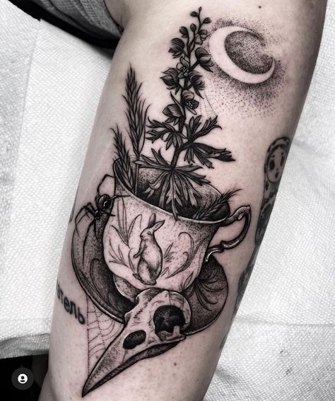 Faded Flowers, Nature Tattoo Ideas, Witchcraft Tattoos, Halloween Tattoos Sleeve, Teacup Tattoo, Emo Tattoos, Hp Tattoo, Witch Tattoo, Gothic Tattoo