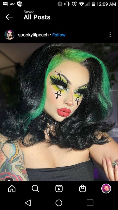 Shego Makeup, Goth Christmas Makeup Looks, Red Goth Makeup, Green Goth Makeup, Green Egirl Makeup, Red Alt Makeup, Green Alt Makeup, Green Gothic Makeup, Green Goth Makeup Looks