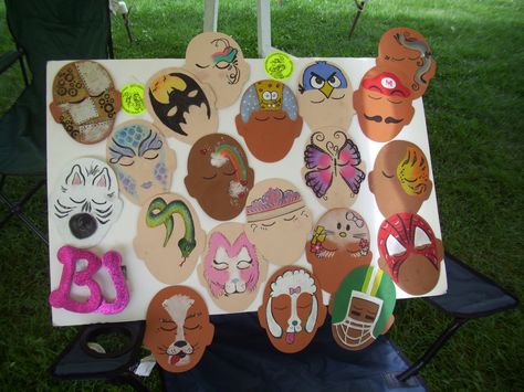 Face Painting Board - what would YOU choose? Face Painting Display Board Ideas, Face Painting Board Display, Face Paint Set Up, Face Painting Sign, Face Paint Set, Mime Face Paint, Kids Market, Paint Booth, Face Painting Easy