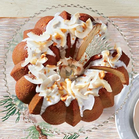 Coconut-Macadamia Nut Pound Cake Cakes Coconut, Almond Pound Cake, Best Pound Cake Recipe, White Chocolate Desserts, Almond Pound Cakes, Rich Desserts, Pound Cakes, Macadamia Nut, Bundt Cakes Recipes