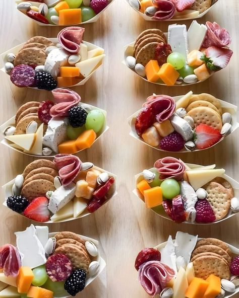 Charcuterie Boats, Charcuterie Cup, Individual Charcuterie, Holiday Luncheon, Charcuterie Cups, Wedding Buffet Food, Charcuterie Appetizers, Spring Dance, Farmhouse Christmas Decor Ideas