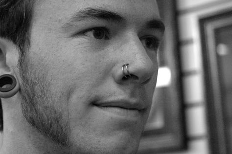 Double nose piercing and stretched ear lobes <3 ahhh too awesome Nose Piercing Placement, Nose Piercing Tips, Nose Ring Men, Double Nostril Piercing, Stretched Ear Lobes, Double Nose Piercing, Men's Piercings, Nose Piercing Hoop, Nose Piercing Stud