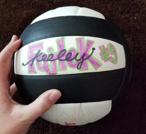 Volleyball Decoration Ideas, Senior Volleyball Locker Decorations, Volleyball Ideas Crafts, Decorated Volleyball Sharpie Ideas, Volleyball Hotel Door Decorations, Decorated Volleyball, Volleyball Designs For Ball, Volleyball Decorations, Volleyball Crafts