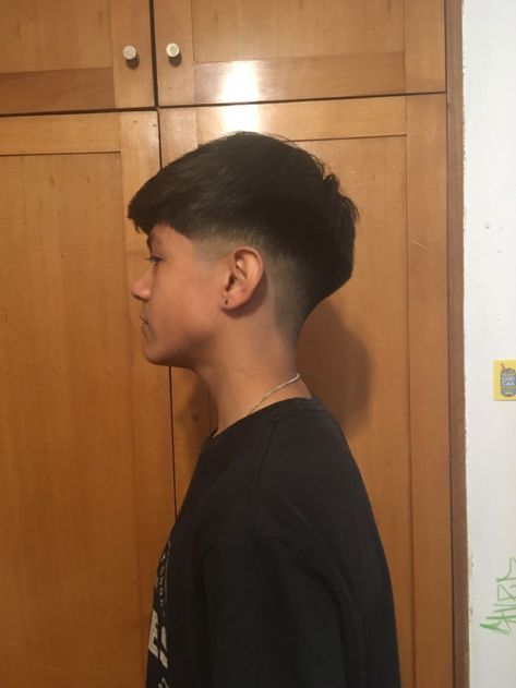 Two Block Undercut, Two Block Haircut Men Undercut, 90s Haircut Men, Hair Tips For Men, Asian Hairstyle, Very Short Hair Men, Taper Fade Short Hair, Hipster Haircuts For Men, Low Taper Fade Haircut