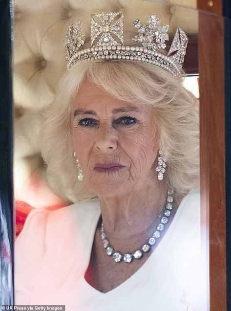 Queen Camilla Jewelry, Queen Elizabeth Tiaras, Diamond Diadem, Serena Williams Husband, Queen Elizabeth Crown, King And Queen Pictures, Camilla Queen, Colombia Trip, Imperial State Crown