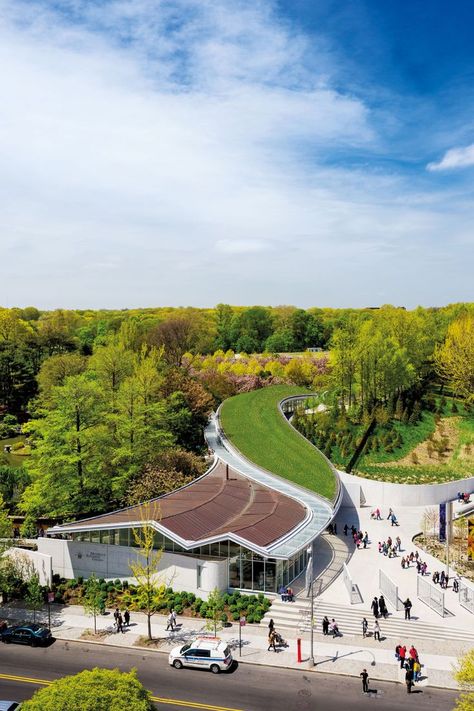 #greenroof | Brooklyn Botanic Garden Visitor Center, Brooklyn Weiss Manfredi, Green Roof Garden, Board Walk, Brooklyn Botanic Garden, Landscape Reference, Green Roofs, Glass Building, Living Roofs, Areas Verdes