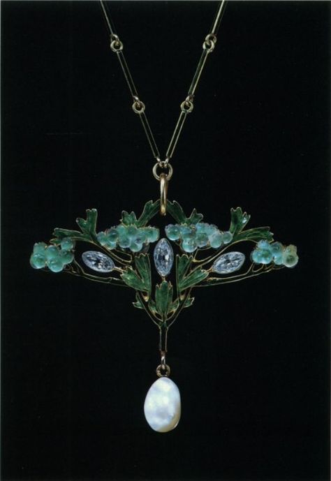 René Lalique | An Art Nouveau gold, platinum, enamel, crystal and baroque pearl pendant necklace, circa 1903-05. Art Nouveau Jewelry Lalique, Lalique Jewelry, Baroque Pearl Pendant, Art Nouveau Necklaces, Lalique Crystal, Art Decor Diy, Baroque Pearl Necklace, Art Nouveau Jewelry, Royal Jewels