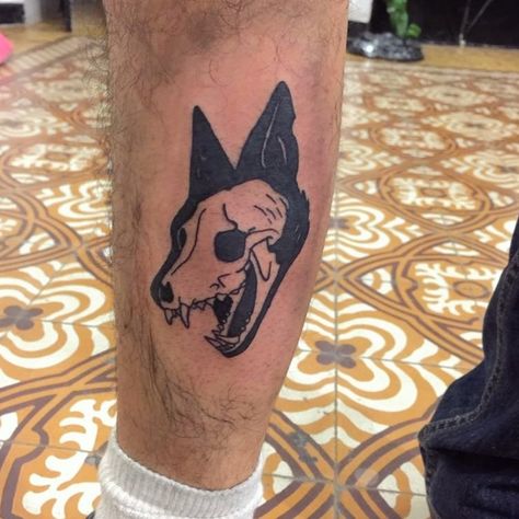 Skull Dog Tattoo, Coyote Skull Tattoo, Canine Tattoo, Dog Skeleton Tattoo, Fox Skull Tattoo, Dog Skull Tattoo, German Shepherd Tattoo Ideas, Skeleton Animals, German Shepherd Tattoo