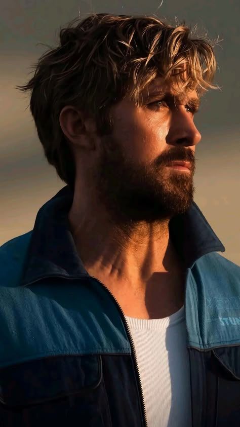 Ryan Gosling Character, Ryan Gosling Hot Pics, Ryan Gosling Black And White, Ryan Gosling Long Hair, Hot Ryan Gosling, The Fall Guy Wallpaper, Ryan Gosling Fall Guy Water Scene, Fall Guy Movie, The Fall Guy Ryan Gosling