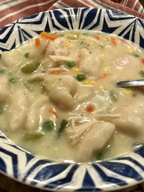 Chicken And Dumplings Soup, Chicken And Dumpling Soup, Dumplings Soup, Pound Dropper, Plats Weight Watchers, Dumpling Soup, Weight Watchers Meal Plans, Weight Watchers Soup, Weight Watchers Recipes Desserts