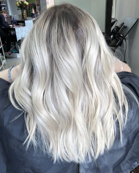 Ash Blonde Hair Root Smudge, Platinum Hair Root Smudge, Ice Blonde With Root Smudge, Cool Blonde With Root Smudge, Silver Blonde Hair With Root Smudge, Platinum Hair With Root Smudge, Platinum Blonde Foils, Smudge Root Blonde Platinum, Ice Blonde Shadow Root