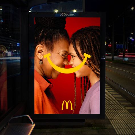 On April 4th, the commercial for the new McDonald’s Family campaign in The Netherlands went live. The campaign touches on a familiar topic: with the everyday hustle and bustle of work, school, sports classes and hobbies, true quality time with family can sometimes get lost. The family restaurant chain is providing more time together by putting both the Restaurants and McDonald’s App in “Family Mode”... Family Campaign, School Campaign Ideas, Mcdonalds Kids, Mcdonald's App, Quality Time With Family, Restaurant Advertising, Mcdonald's Restaurant, Ad Photography, Ad Of The World