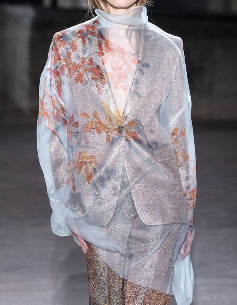 Dries Van Noten Aesthetic, Genderless Fashion, Zara Fashion, Jewelry Outfit, Silk Dyeing, Dries Van Noten, Sheer Fabrics, Colorful Fashion, Couture Fashion