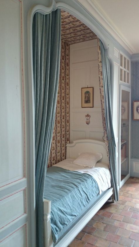 Vintage sleeping nook, Chateau Villandry, France Alcove Bed, Muebles Shabby Chic, Sleeping Nook, Bed Nook, Canopy Bed, Dream Rooms, Beautiful Bedrooms, Dream Bedroom, Dream Home Design