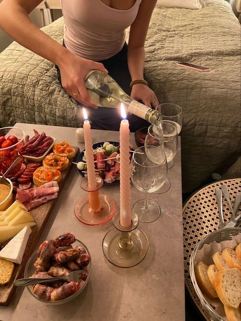 Date Night Ideas Fall, Aesthetic Dark Feminine, Vibes Coquette, Dinner Party Aesthetic, Aesthetic Date Night, Wine Lifestyle, Charm Bar, Instagram Posting, Fall Dinner Party