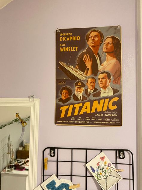 Leonardo Dicaprio Room Decor, Titanic Room Decor, Titanic Room, 90s Mood, Titanic Poster, Room Movie, Teenage Girl Room, Room Fan, Titanic Movie