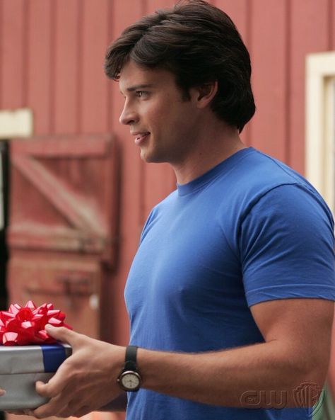 Tom Welling Physique, Tom Welling Smallville, Lana Lang, Red Hair Men, Brandon Routh, Ethan Hawke, Tom Welling, Superman Lois, Superman Art