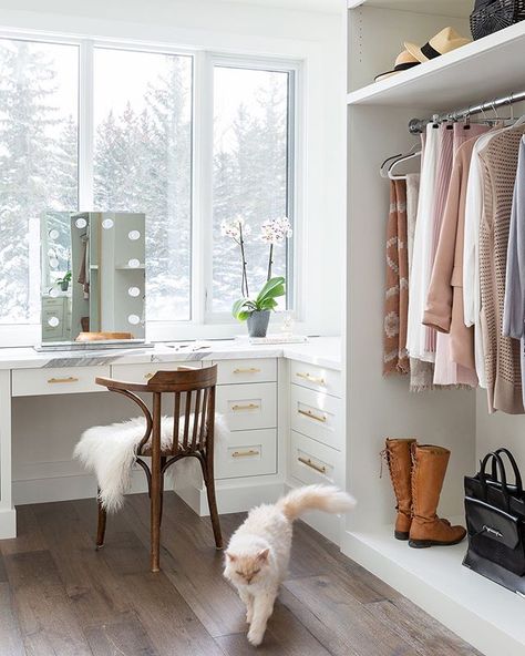 White custom closet with Statuario marble vanity by Reena Sotropa In House Design Group Closet And Office Combo, Closet With Vanity, Closet Vanity, Dressing Room Closet, Walking Closet, Dream Closet Design, Bed In Closet Ideas, Walk In Closet Design, Closet Design Layout