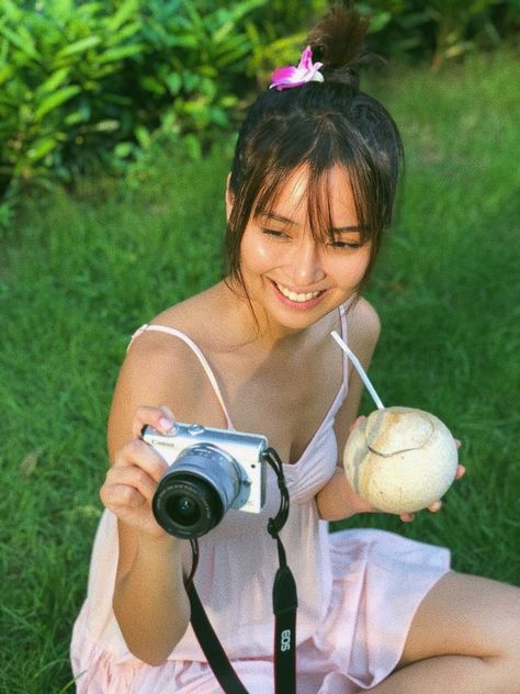 Kathryn bernardo /// Kathryn Bernardo Beach Photos, Kathryn Bernardo Hairstyle, Kathryn Bernardo Photoshoot, Kathryn Bernardo Outfits, Daniel Padilla, Kathryn Bernardo, Basketball Photography, Boy Photography Poses, Aesthetic Women