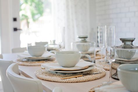 Love It Or List It Vancouver: Stephanie & Nick - Dining Room Table Love It Or List It, 1960s Home, Individual Space, White Washed Oak, Jillian Harris, Design Apartment, Tabletop Decor, Living And Dining Room, Farmhouse Sink