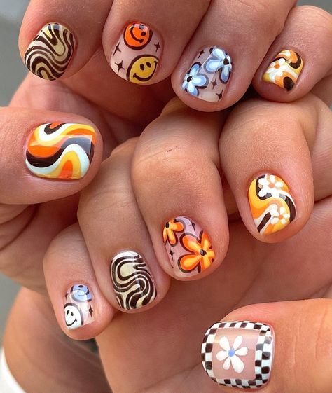 Summer Nail Color, Nail Design Glitter, Retro Nails, Nail Color Trends, Hippie Nails, Colorful Nail, Short Acrylic Nails Designs, Summer Nails Colors, Funky Nails