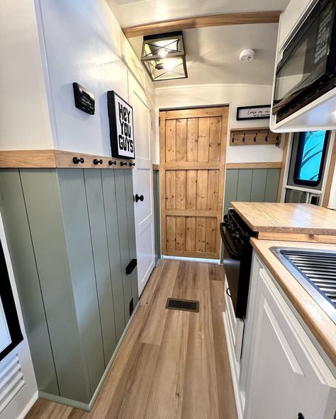 Motorhome Remodel Class A Rv Interior, Small Camper Makeover, Camper Renovation Ideas, Trailer Remodel Ideas, Camper Remodel Ideas, Trailer Inspiration, Cheap Remodel, Motorhome Remodel, Camper Redo