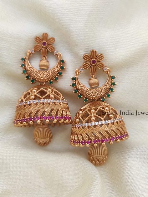 Jimikki Kammal Gold Design, Gold Jhumka Designs Indian Weddings, Eyerings Gold Design, Earrings Design Gold, Jhumka Designs, Gold Jhumka Earrings, New Gold Jewellery Designs, Perhiasan India, Gold Earrings Models