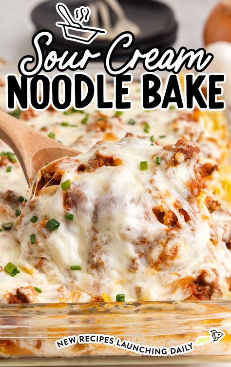 Sour Cream Pasta, Sour Cream Noodle Bake, Noodle Bake, Hotdish Recipes, Creamed Beef, Cream Pasta, Spaceships And Laser Beams, Sour Cream Recipes, Beef Casserole Recipes