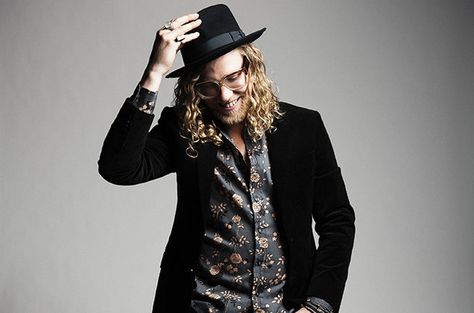 Allen Stone Announces 'Radius Deluxe' Album, Shares 'Perfect World' Video | Billboard Allen Stone, Pop Singers, Perfect World, Madrid, Musician, Barcelona, Full Length, Magazine, Stone