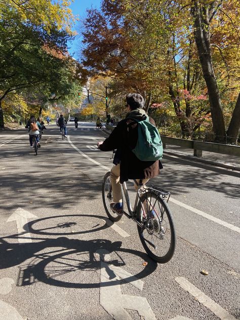 central park bike ride, new york city photo dump Central Park Bike Ride, Biking In Nyc, City Bike Aesthetic, Haley Core, Central Park Aesthetic, Biking Aesthetic, New York Rain, Centre Parcs, City Cycling