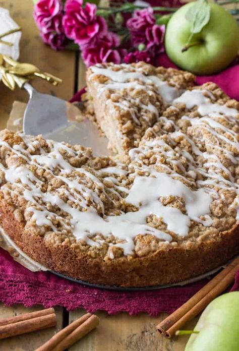 Green Apples Dessert, Apple Crumb Cake Recipe, Crumb Cake Topping, Quick Apple Dessert, Apple Crumb Cake, Healthy Apple Desserts, Sugar Spun Run, Apple Crumb Cakes, Crumb Cake Recipe