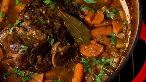 Bone-In Blade Venison Roast Recipe Venison Meals, Blade Roast, Root Vegetables Recipes, Venison Roast, Game Meat, Burger Meat, Shoulder Roast, Deer Meat, Game Recipes