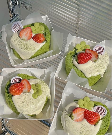 Fruit Cake Design, Food Business Ideas, Dessert Packaging, Roll Cake, Matcha Green, Cake Roll, Bakery Cakes, Food Shop, Cafe Food