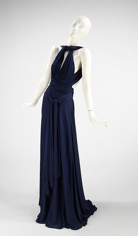 Evening Dress Halston, 1972 The Metropolitan Museum of Art 1975 Fashion, Mannequin Styling, Halston Dress, Silk Evening Dress, Outfit References, Formal Clothes, Fashion 1970s, Formal Fashion, 2000 Fashion