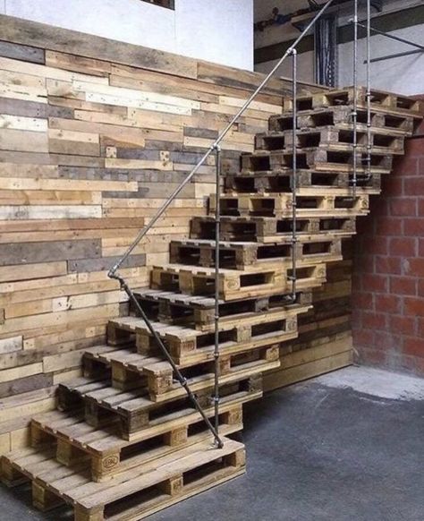 Pallet Stairs, Pallet Wall Shelves, Wooden Staircase, Diy Pallet Wall, Into The Wood, Diy Stairs, Wooden Stairs, Pallet Wall, Diy Holz