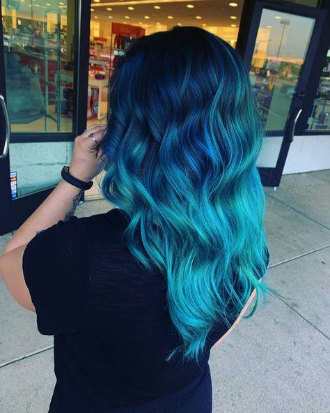 Turqiouse Hair, Dark Blue To Teal Ombre Hair, Blue And Teal Hair Ombre, Teal Hair Dark Roots, Blue Hair Tutorial, Dark Blue And Teal Hair, Turquoise And Blue Hair, Black And Aqua Hair, Teal Blue Hair Color